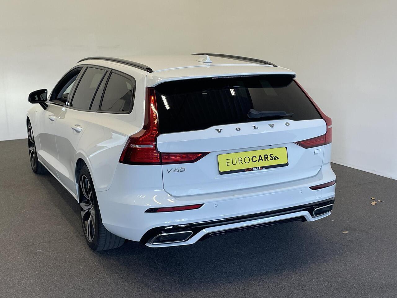 Volvo V60 2.0 T6 Recharge AWD R-Design Expression PHEV 340PK Airco ECC Navi Carplay PDC VA + Camera Full LED Trekhaak Privacy Glass Winter Pack Sensus connect High Performance Cruise Control