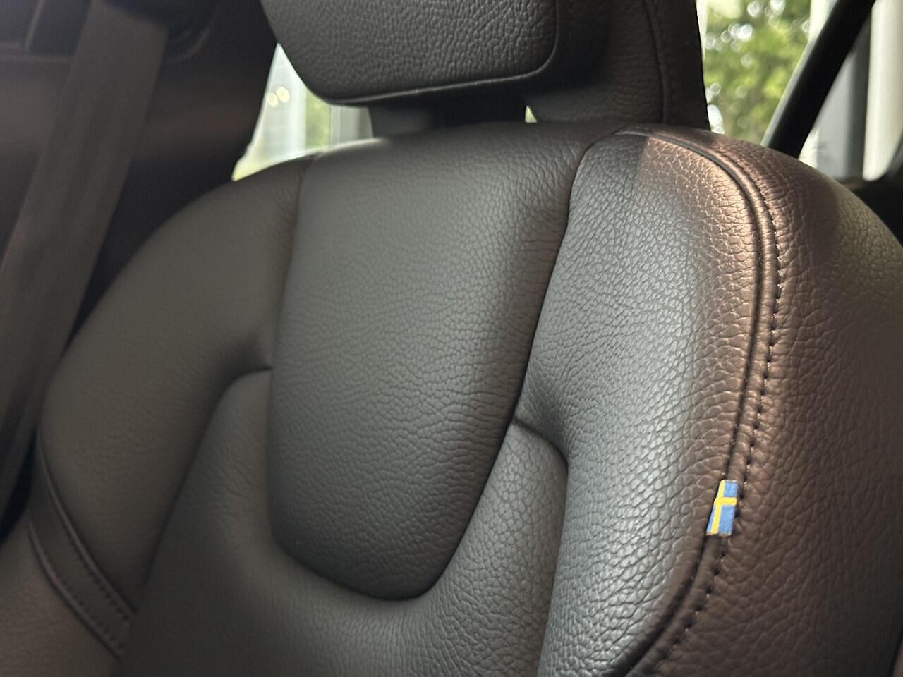 Volvo V60 2.0 B3 Inscription | AUTOMAAT | TREKHAAK | ELEKTRISCH GLAZEN PANORAMADAK | LEDEREN BEKLEDING | COMPLETE AUTO!