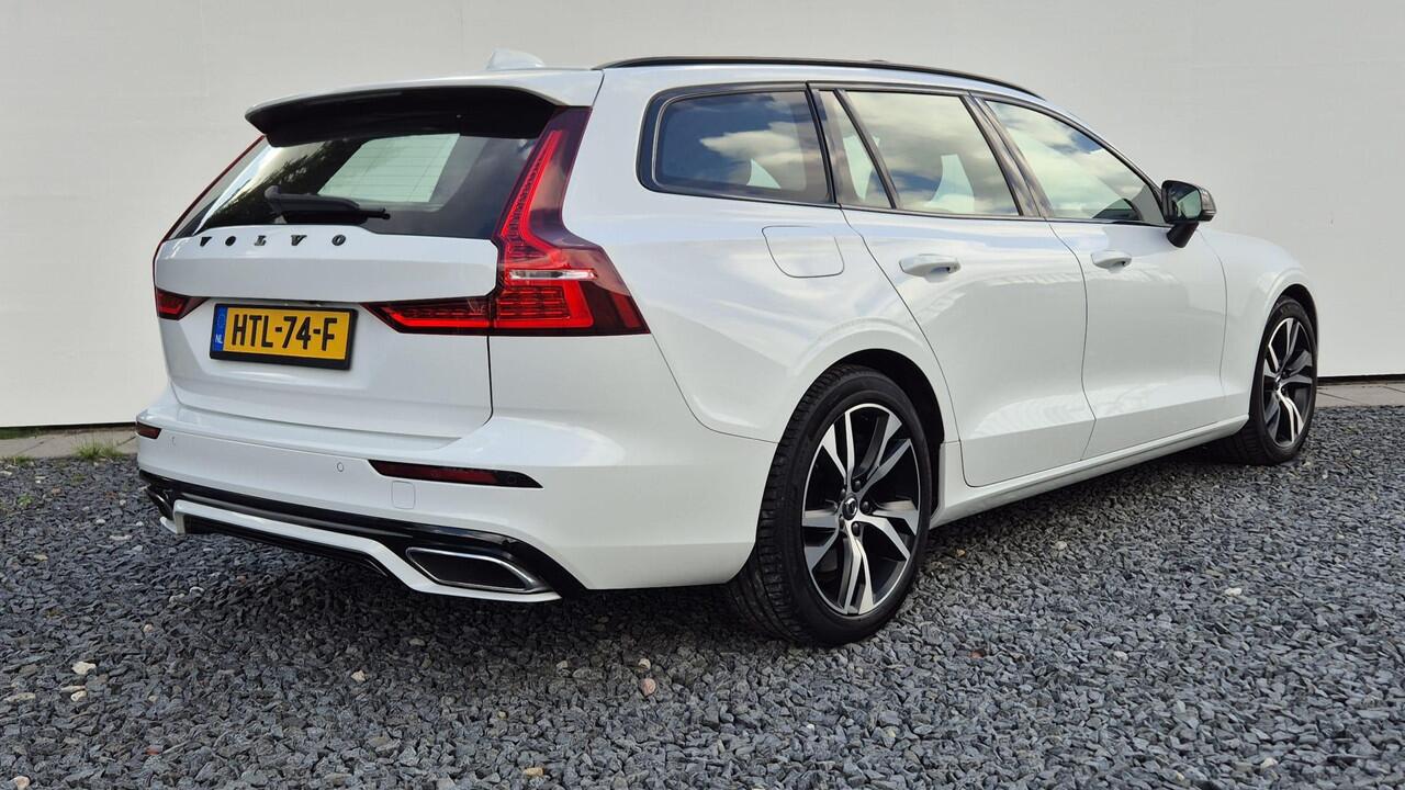Volvo V60 2.0 T8 Recharge AWD R-Design Zeer Compleet uitgerust - Panorama dak - Trekhaak wegklapbaar - Audio Park Assist - Head Up - Lighting Pack