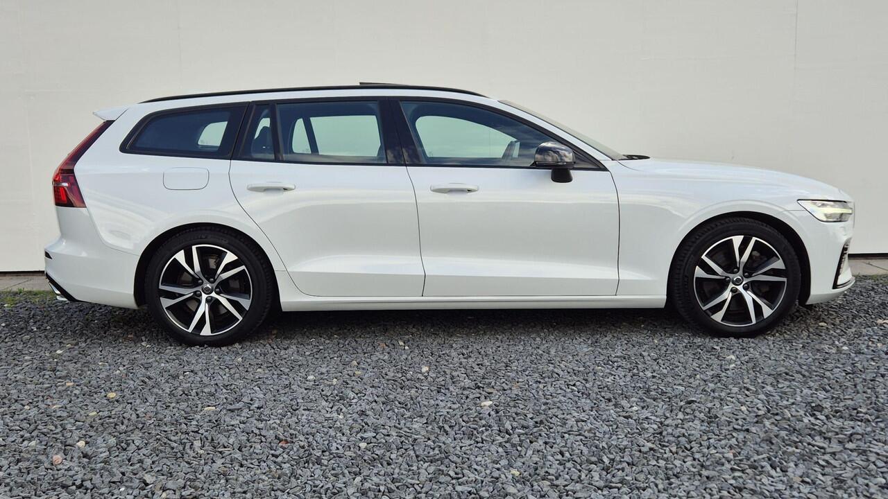Volvo V60 2.0 T8 Recharge AWD R-Design Zeer Compleet uitgerust - Panorama dak - Trekhaak wegklapbaar - Audio Park Assist - Head Up - Lighting Pack
