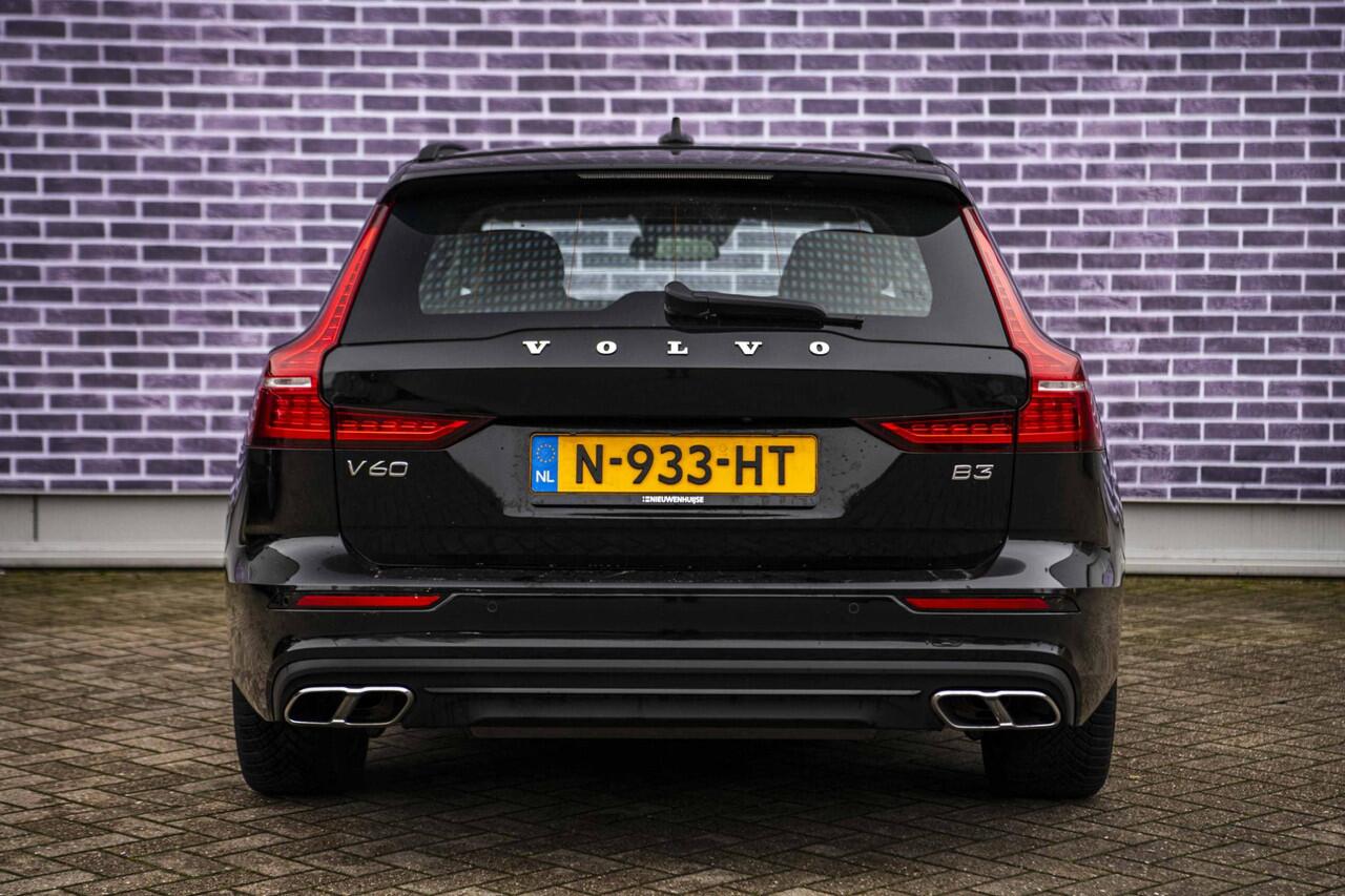 Volvo V60 2.0 B3 Momentum Advantage | Parkeer Camera | 17" Lichtmetalen Velgen | Stoel en Stuurverwarming | Parkeersensoren Voor en Achter |