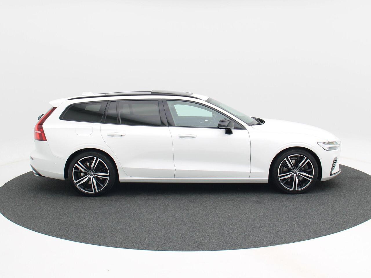 Volvo V60 2.0 T6 340 Pk Automaat Recharge AWD R-Design | Panoramadak | Harman/Kardon | Elektrische Achterklep | Stoelverwarming | 19 Inch | 105.407 Km!!