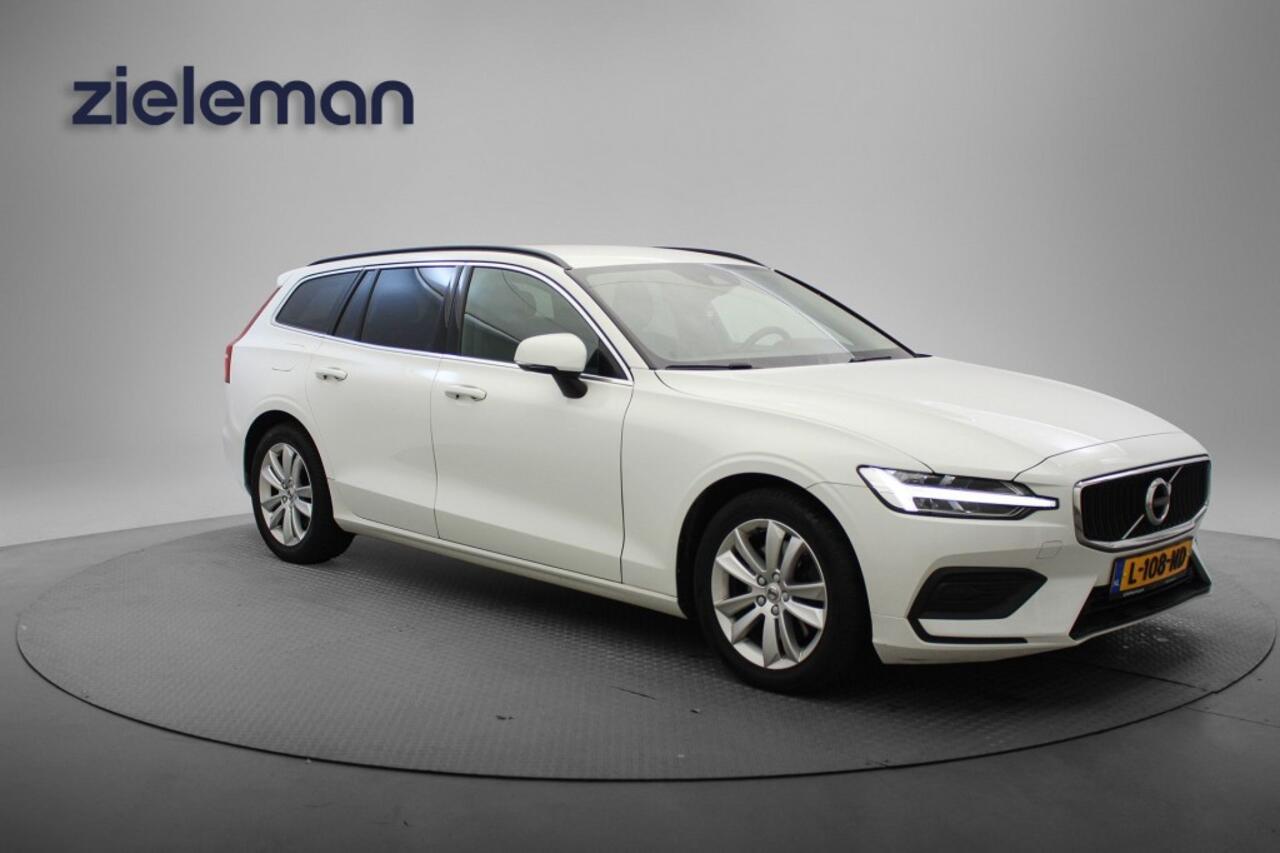 Volvo V60 2.0 B3 Momentum Business Automaat - Carplay, Digital Cockpit