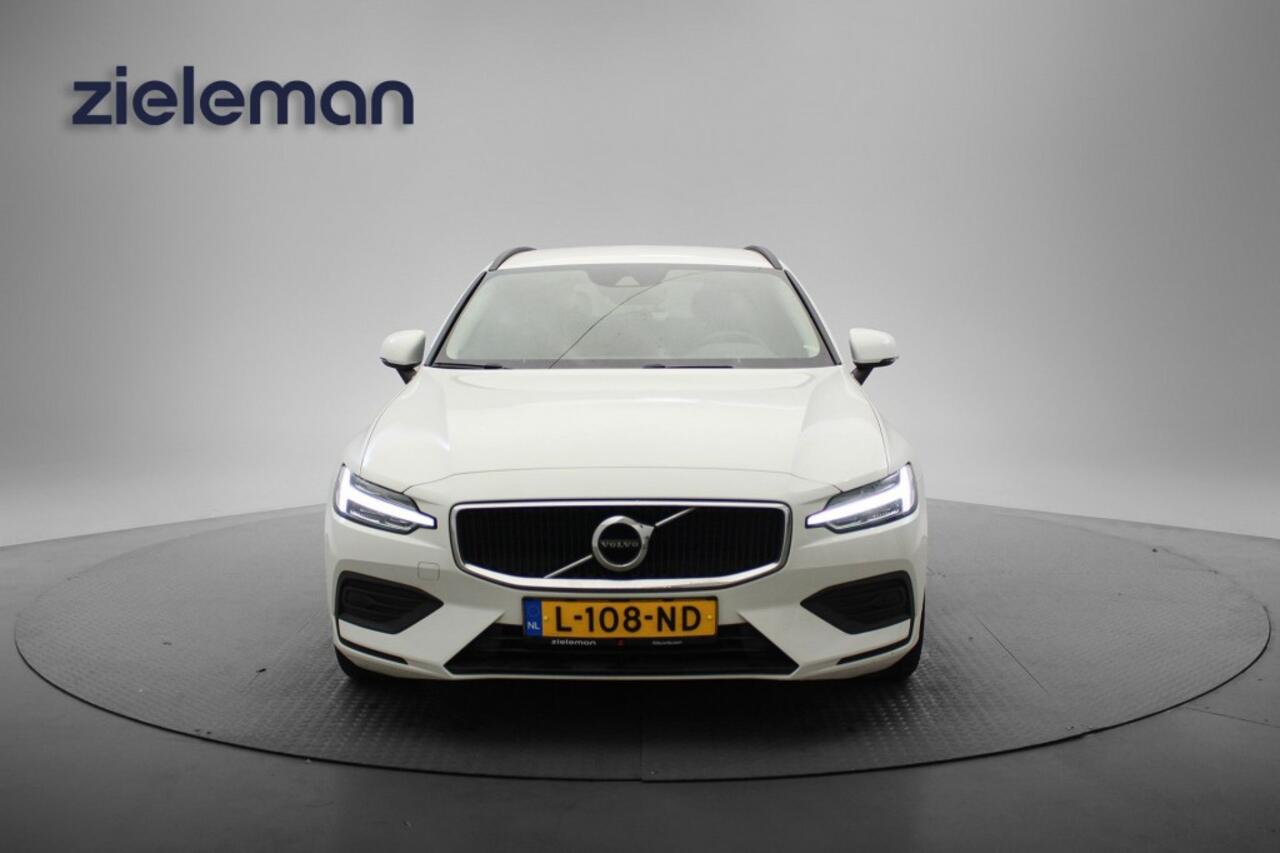 Volvo V60 2.0 B3 Momentum Business Automaat - Carplay, Digital Cockpit