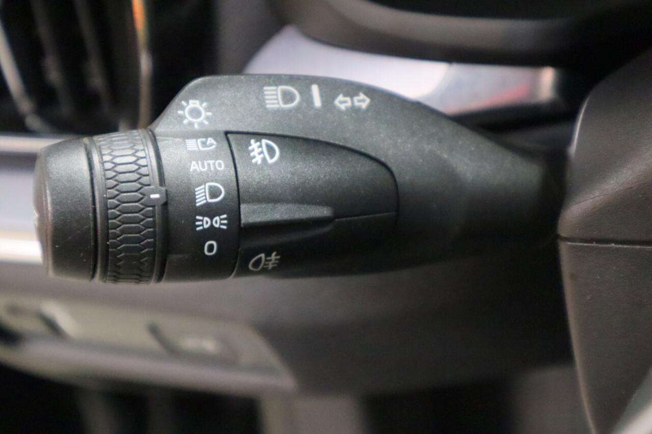 Volvo V60 2.0 B3 Mom. Adv. | hybrid | camera | carplay | 4 nw allseasons