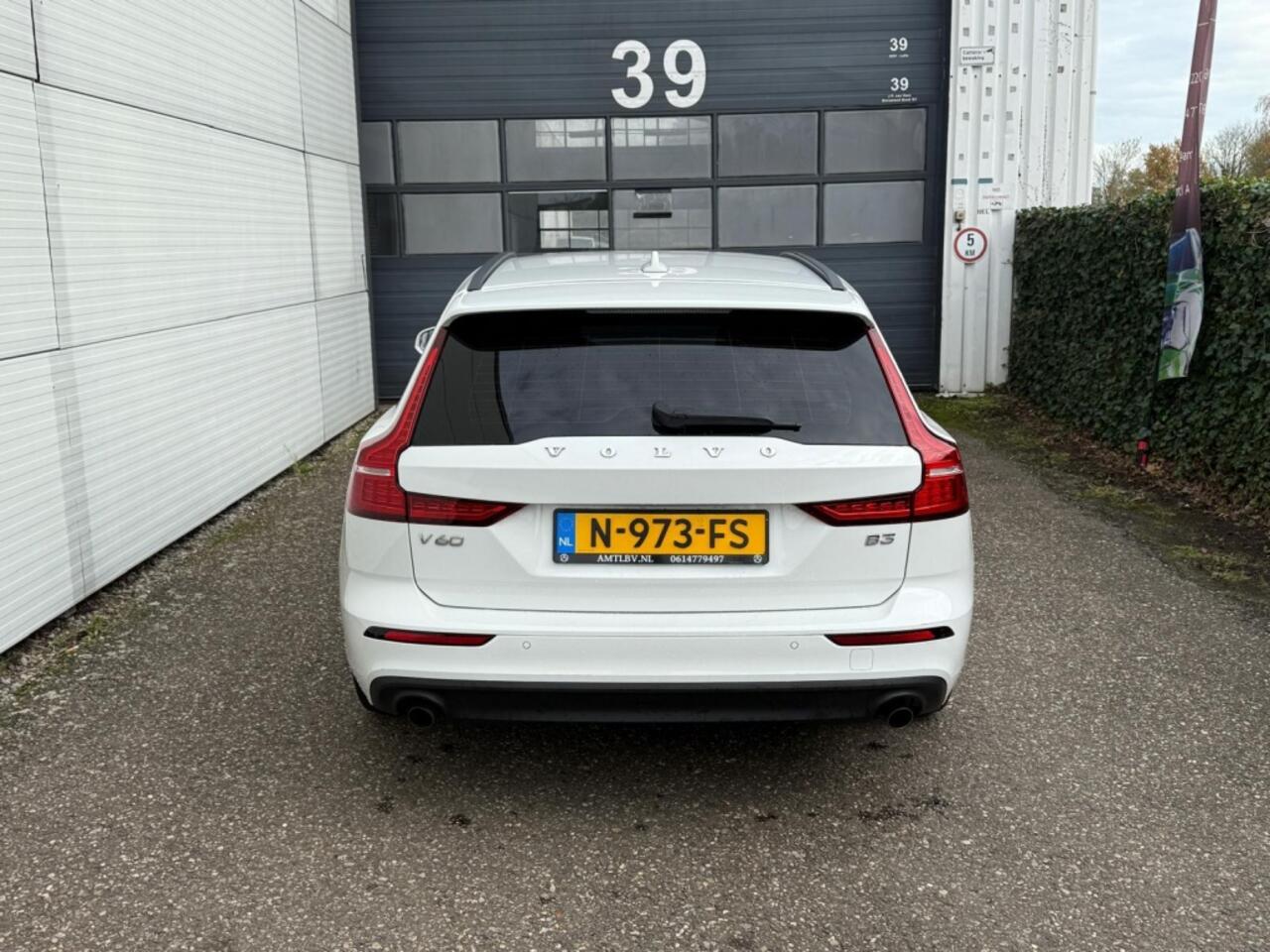 Volvo V60 - 2.0 B3 Momentum Advantage