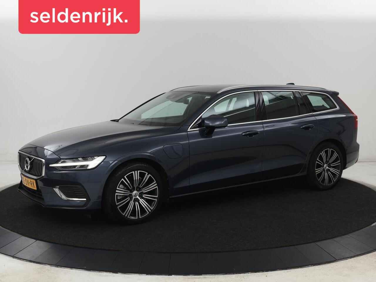 Volvo V60 2.0 T6 Recharge AWD Inscription | Leder | Camera | Carplay | Navigatie | Full LED | 18'' | Parkeerhulp | Cruise control | PHEV | Plug In