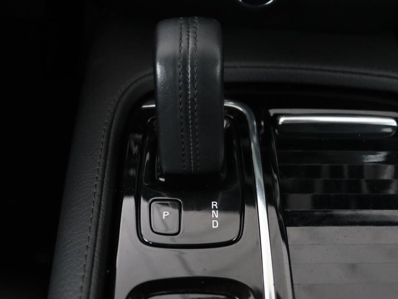 Volvo V60 2.0 T6 Recharge AWD Inscription | Leder | Camera | Carplay | Navigatie | Full LED | 18'' | Parkeerhulp | Cruise control | PHEV | Plug In