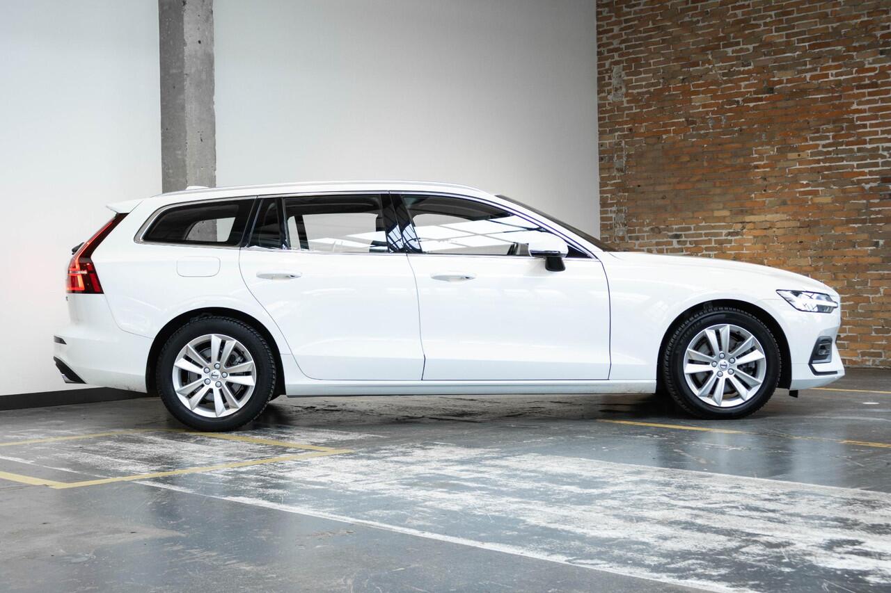 Volvo V60 B3 Automaat Business Pro | Adaptieve Cruise Control Met Pilot Assist | BLIS Dodehoekdetectie | Apple Carplay/Android Auto | Electronic Climate Control | DAB+ | Keyless Entry | Elektrische Achterklep | 17" Lichtmetalen Velgen | Park Assist Achter