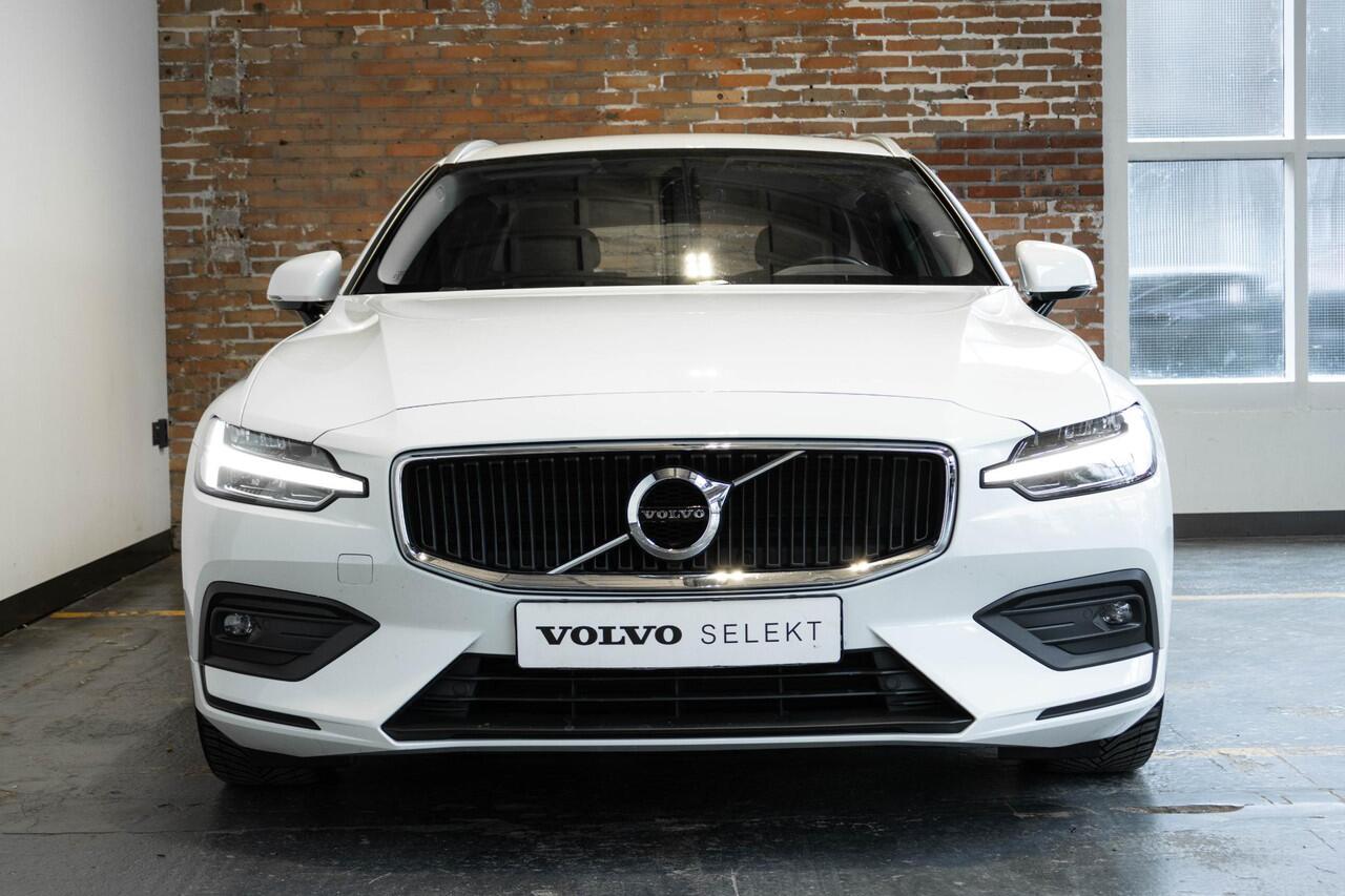 Volvo V60 B3 Automaat Business Pro | Adaptieve Cruise Control Met Pilot Assist | BLIS Dodehoekdetectie | Apple Carplay/Android Auto | Electronic Climate Control | DAB+ | Keyless Entry | Elektrische Achterklep | 17" Lichtmetalen Velgen | Park Assist Achter
