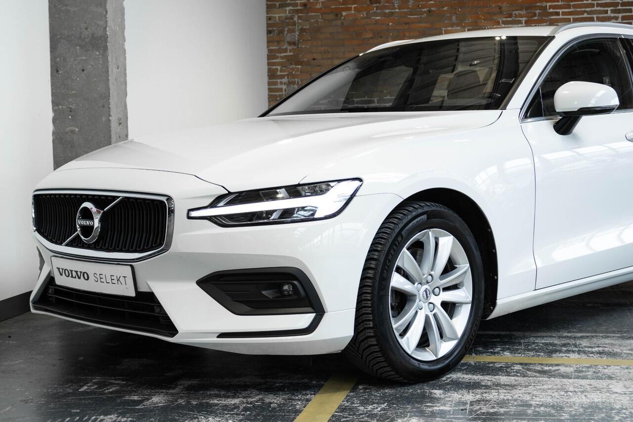 Volvo V60 B3 Automaat Business Pro | Adaptieve Cruise Control Met Pilot Assist | BLIS Dodehoekdetectie | Apple Carplay/Android Auto | Electronic Climate Control | DAB+ | Keyless Entry | Elektrische Achterklep | 17" Lichtmetalen Velgen | Park Assist Achter