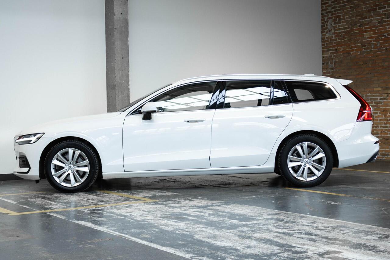 Volvo V60 B3 Automaat Business Pro | Adaptieve Cruise Control Met Pilot Assist | BLIS Dodehoekdetectie | Apple Carplay/Android Auto | Electronic Climate Control | DAB+ | Keyless Entry | Elektrische Achterklep | 17" Lichtmetalen Velgen | Park Assist Achter