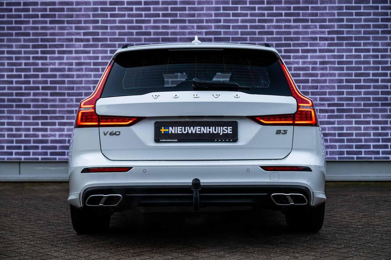 Volvo V60 2.0 B3 Momentum Advantage | Trekhaak | Advantage Styling Pack l Getint Glas | 19" | CarPlay |