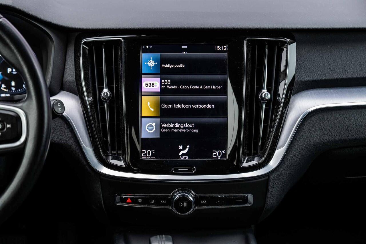 Volvo V60 2.0 B3 Momentum Advantage | Trekhaak | Advantage Styling Pack l Getint Glas | 19" | CarPlay |