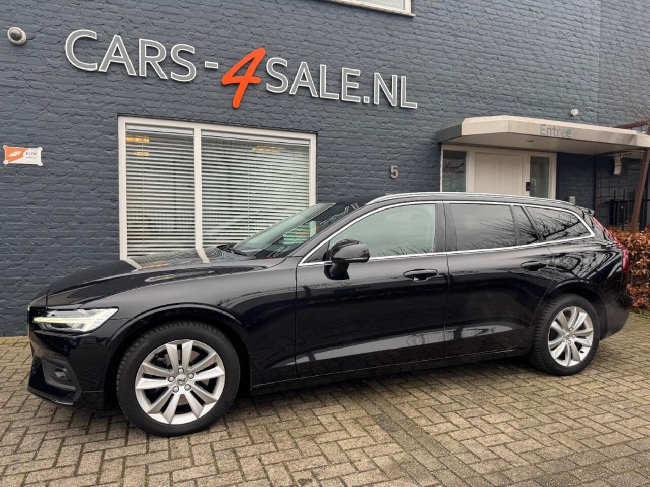 Volvo V60 2.0 B3 Autom. Momentum + Chroom + D-Glas + Lmv - 133 dkm