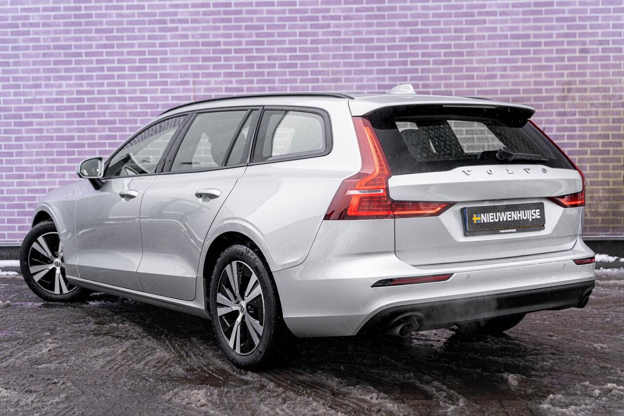 Volvo V60 B3 Core | Cruise Control | Navigatie | Apple CarPlay & Android Auto | Park Assist | LED Koplampen | 2 Zone Climate Control | 17" LM |