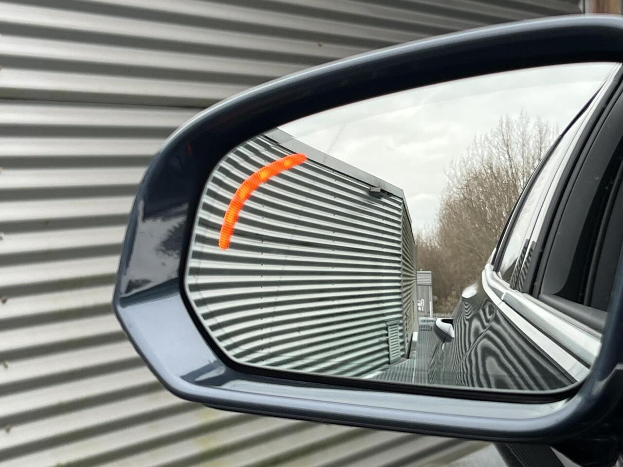 Volvo V60 2.0 B4 Inscription / Elek. verstelbare stoelen / Stoelen+stuur verwarmd / 360 camera / Harman Kardon / Leder / Keyless / BLIS /