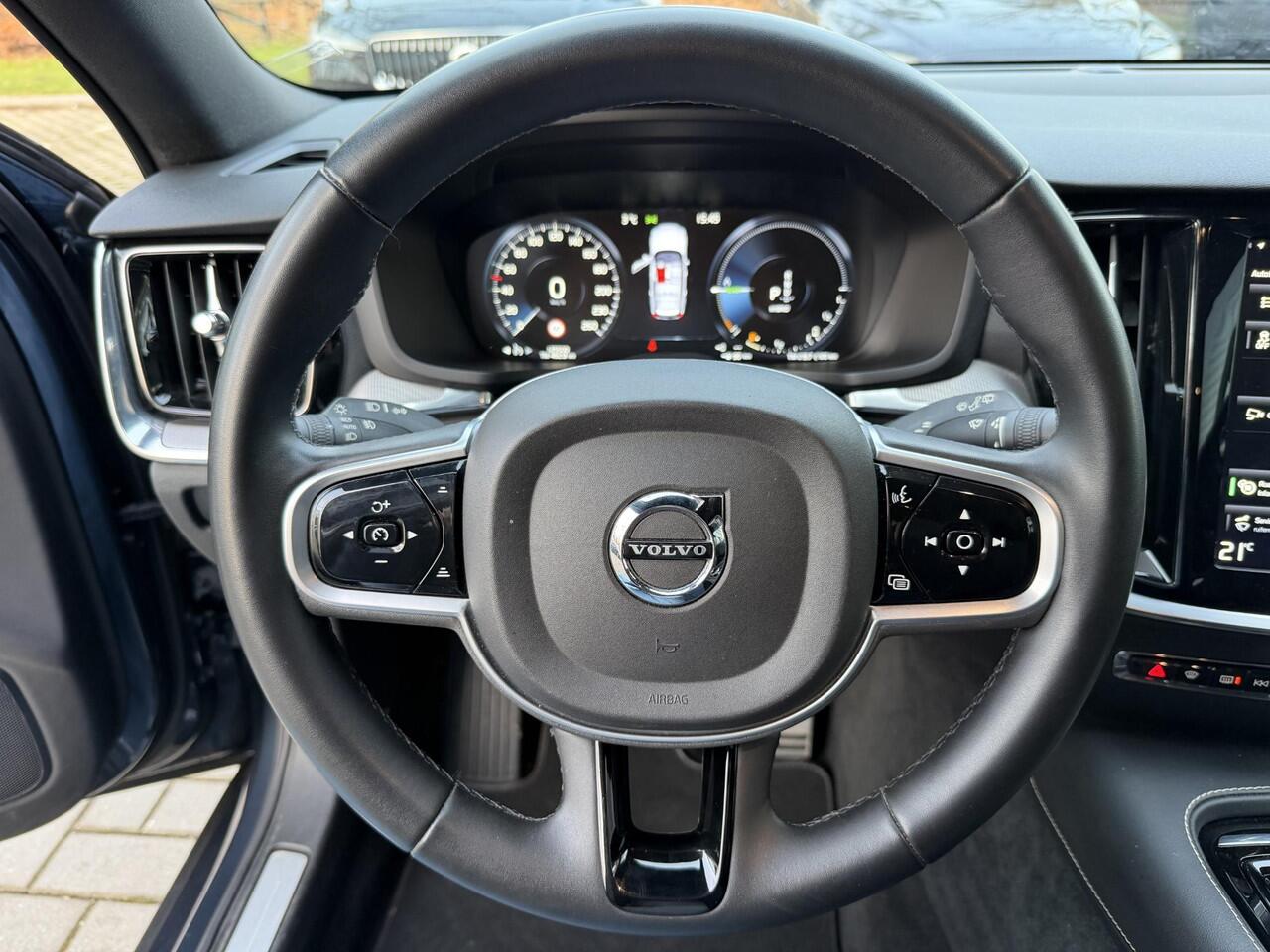 Volvo V60 2.0 T6 Recharge AWD R-Design