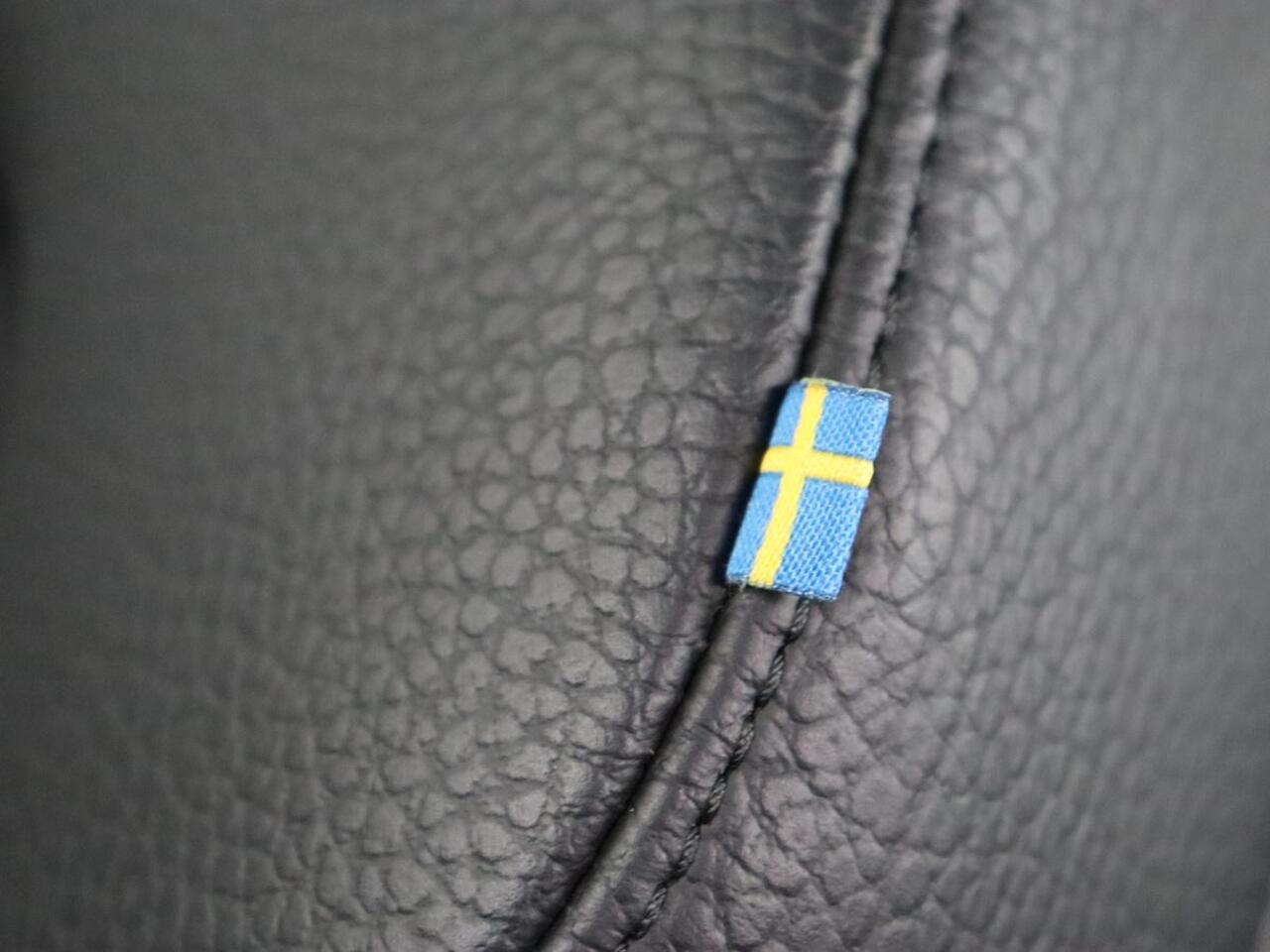 Volvo V60 2.0 T8 Recharge AWD Inscription | Panoramadak | Trekhaak | Stoel & stuurverwarming | Carplay | Harman/Kardon | Navigatie | Achterbankverwarming | Cruise control | PHEV | Plug In