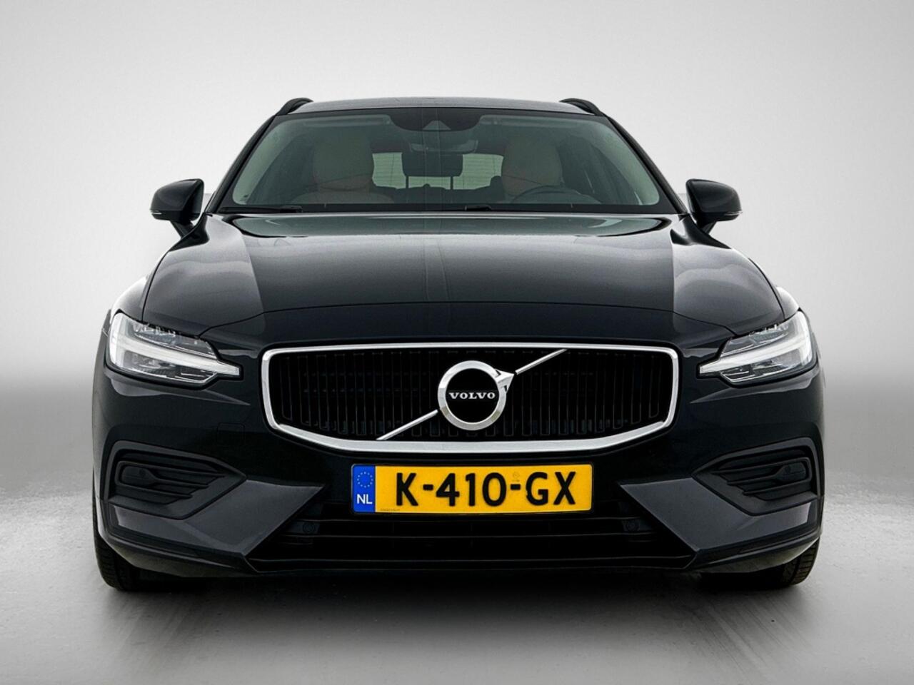 Volvo V60 2.0 B3 Momentum Advantage | Leder | Adaptive Cruise | 19" LMV |