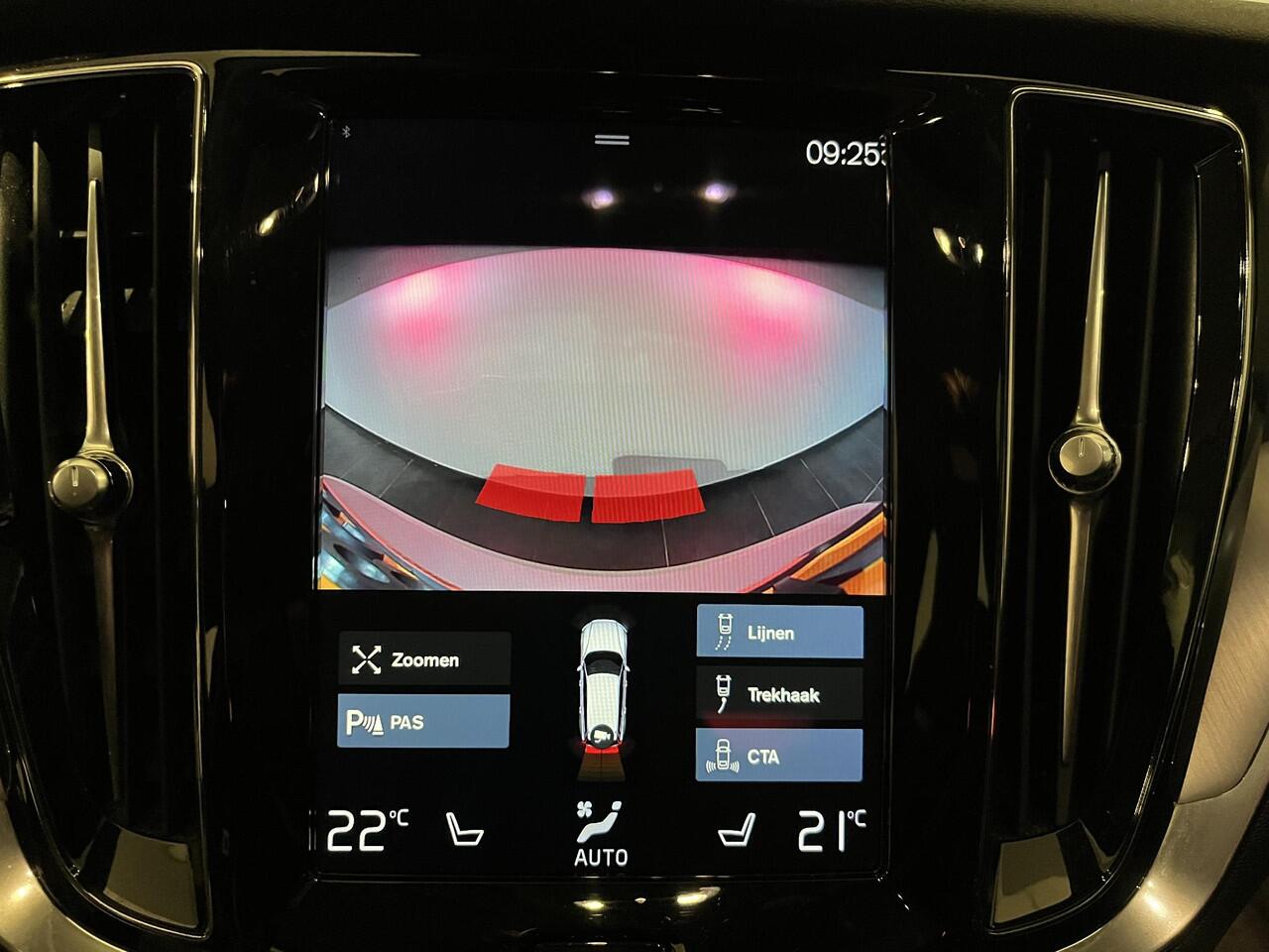 Volvo V60 2.0 T6 Recharge AWD Business Pro Trekhaak | Adaptieve cruise control |