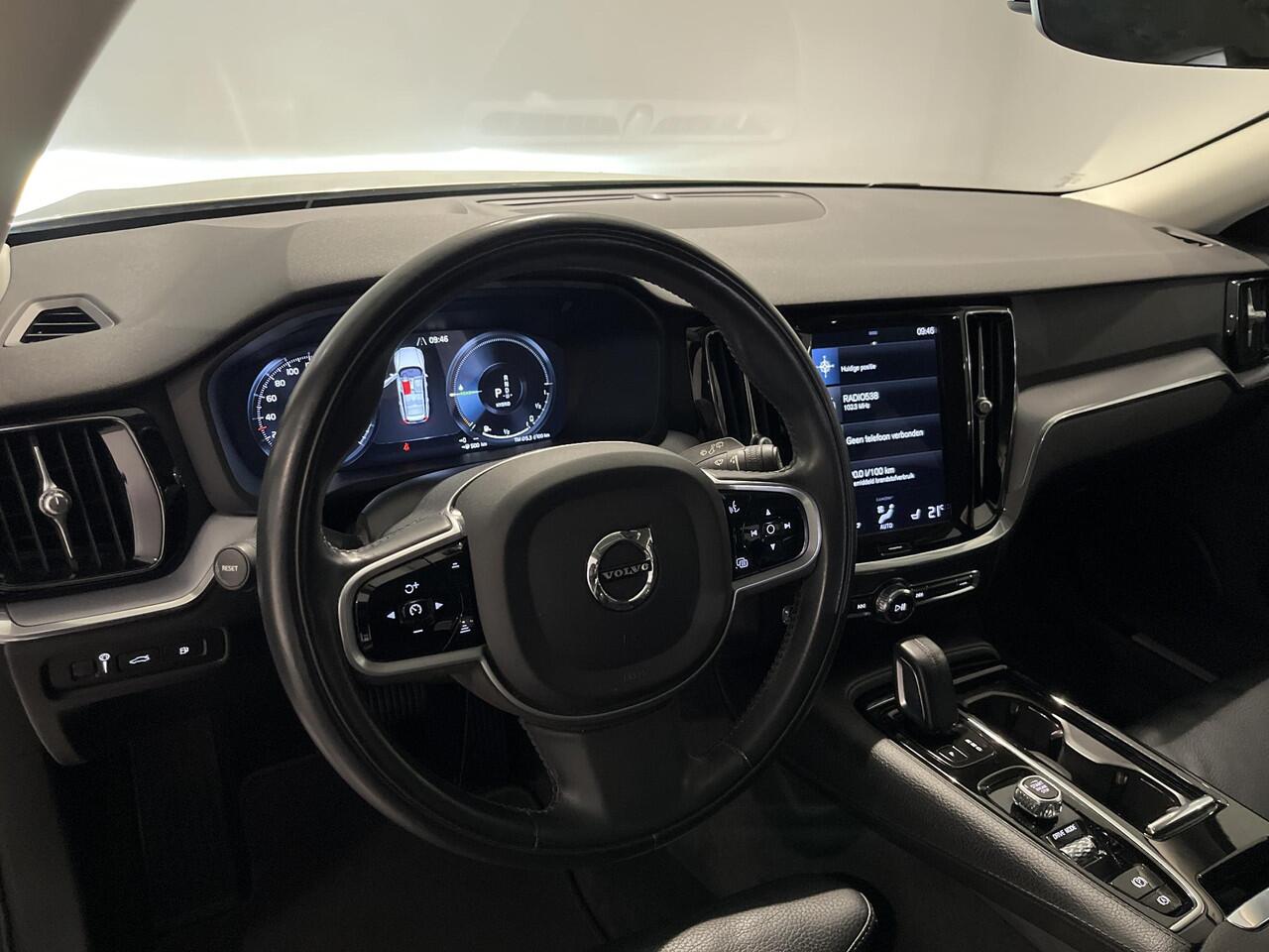 Volvo V60 2.0 T6 Recharge AWD Business Pro Trekhaak | Adaptieve cruise control |