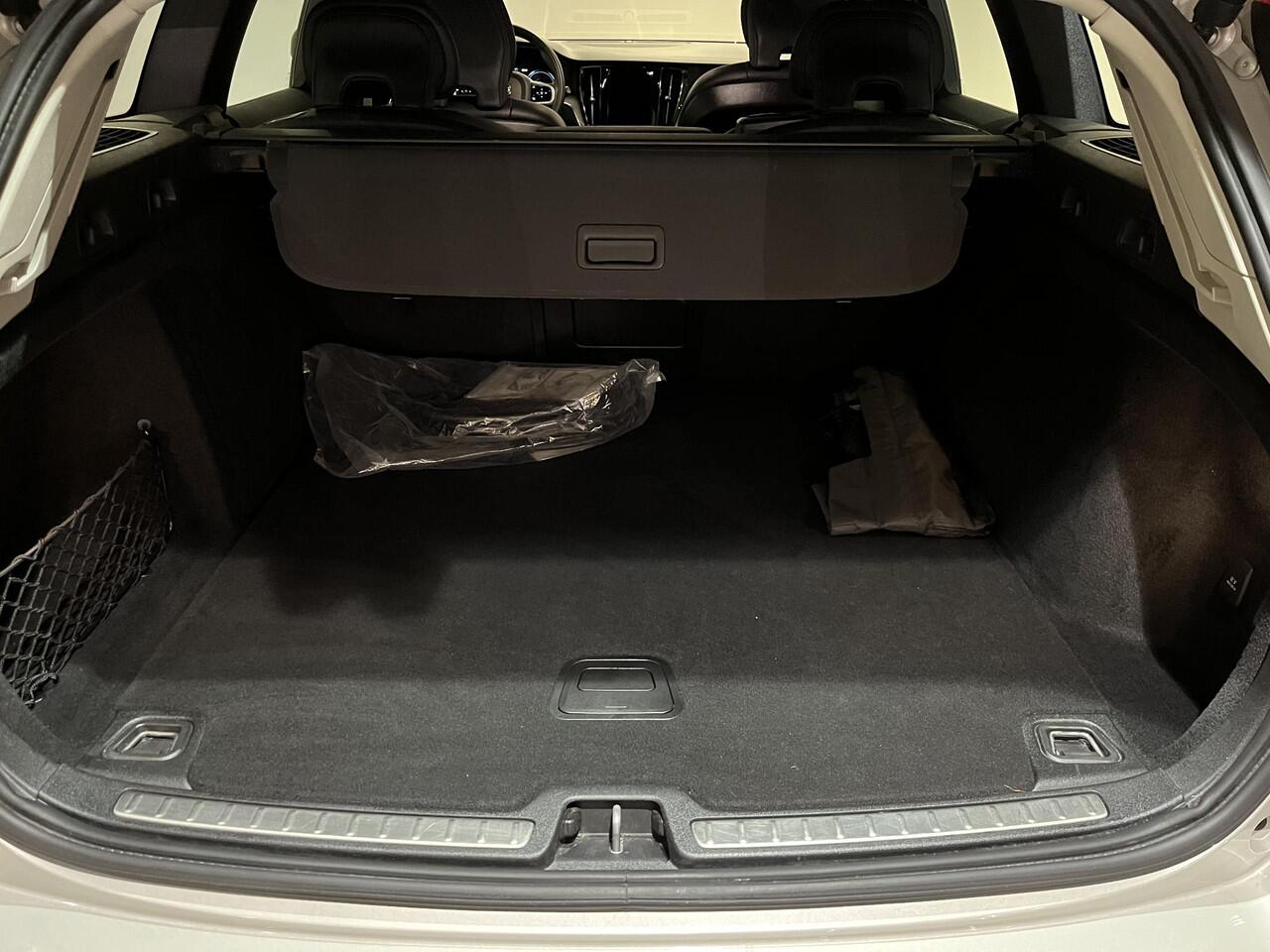 Volvo V60 2.0 T6 Recharge AWD Business Pro Trekhaak | Adaptieve cruise control |