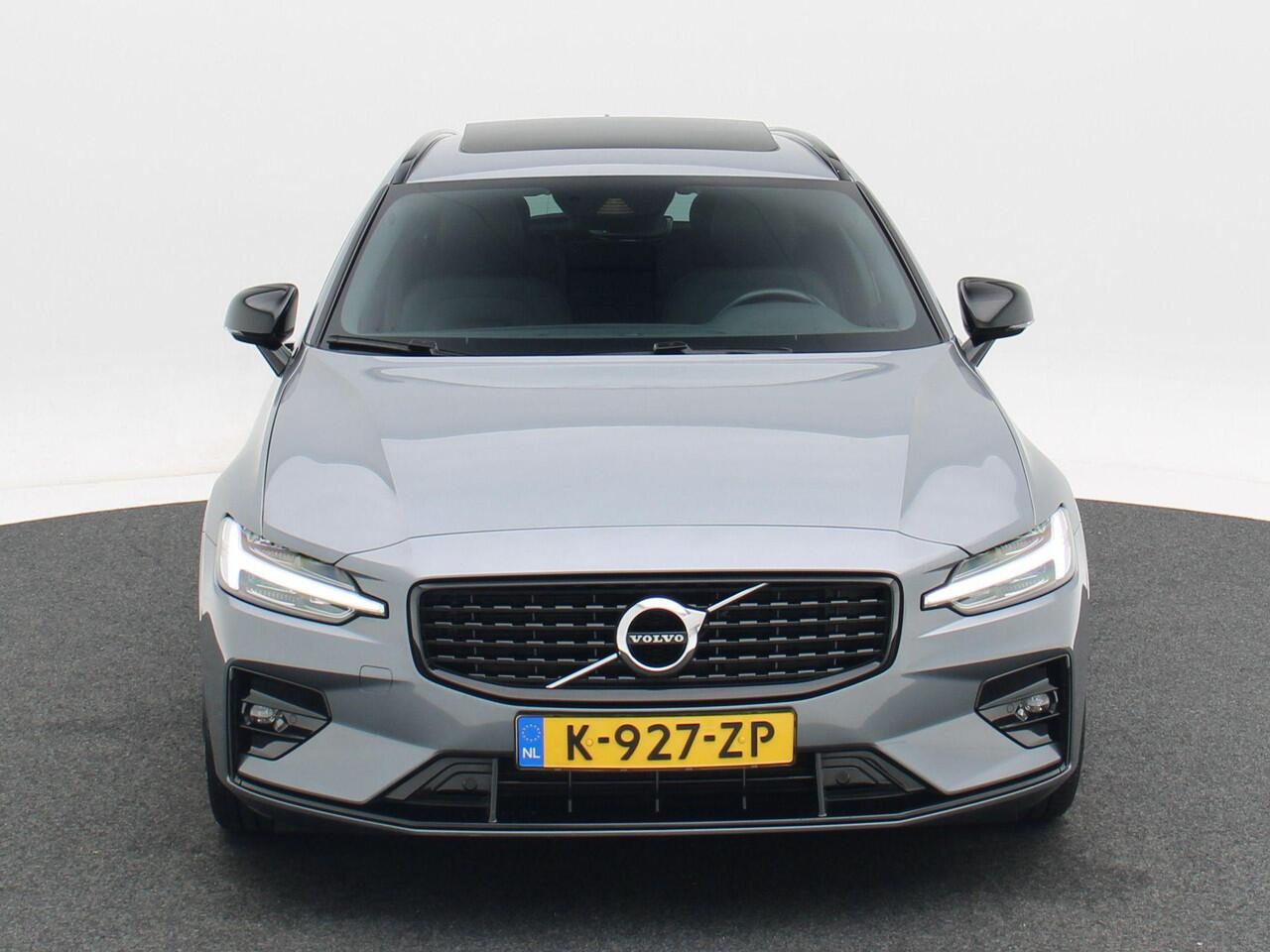 Volvo V60 2.0 B3 R-Design 163 Pk Automaat | Panoramadak | Trekhaak Elektrisch | Adaptive Cruise | Camera | Stuur- & Stoelverwarming | 18 Inch | 125.382 Km