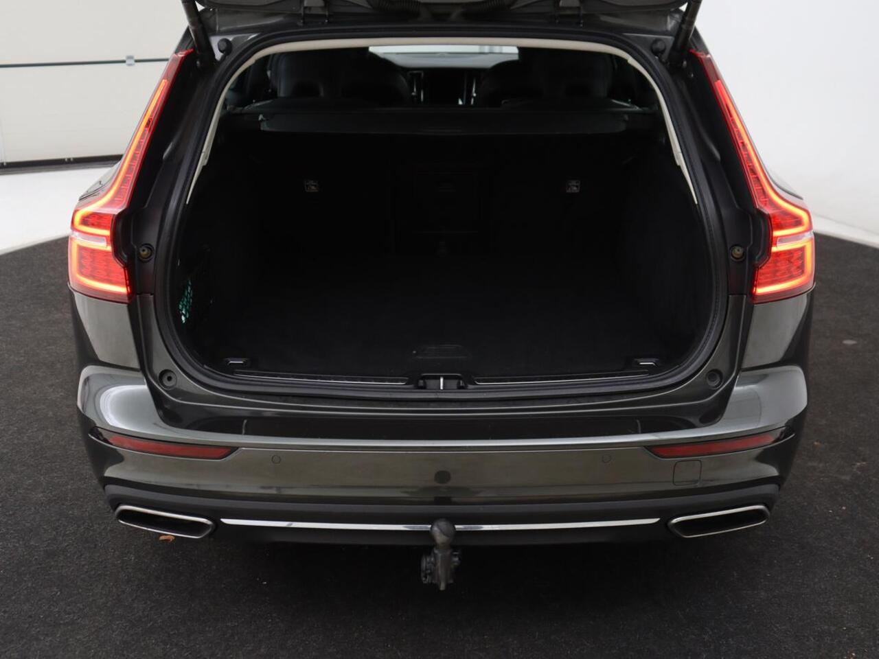 Volvo V60 2.0 T6 Recharge AWD Business Pro | Trekhaak | 360 Camera | Adaptive Cruise | Navigatie | Carplay | Full LED | PHEV | Plug In