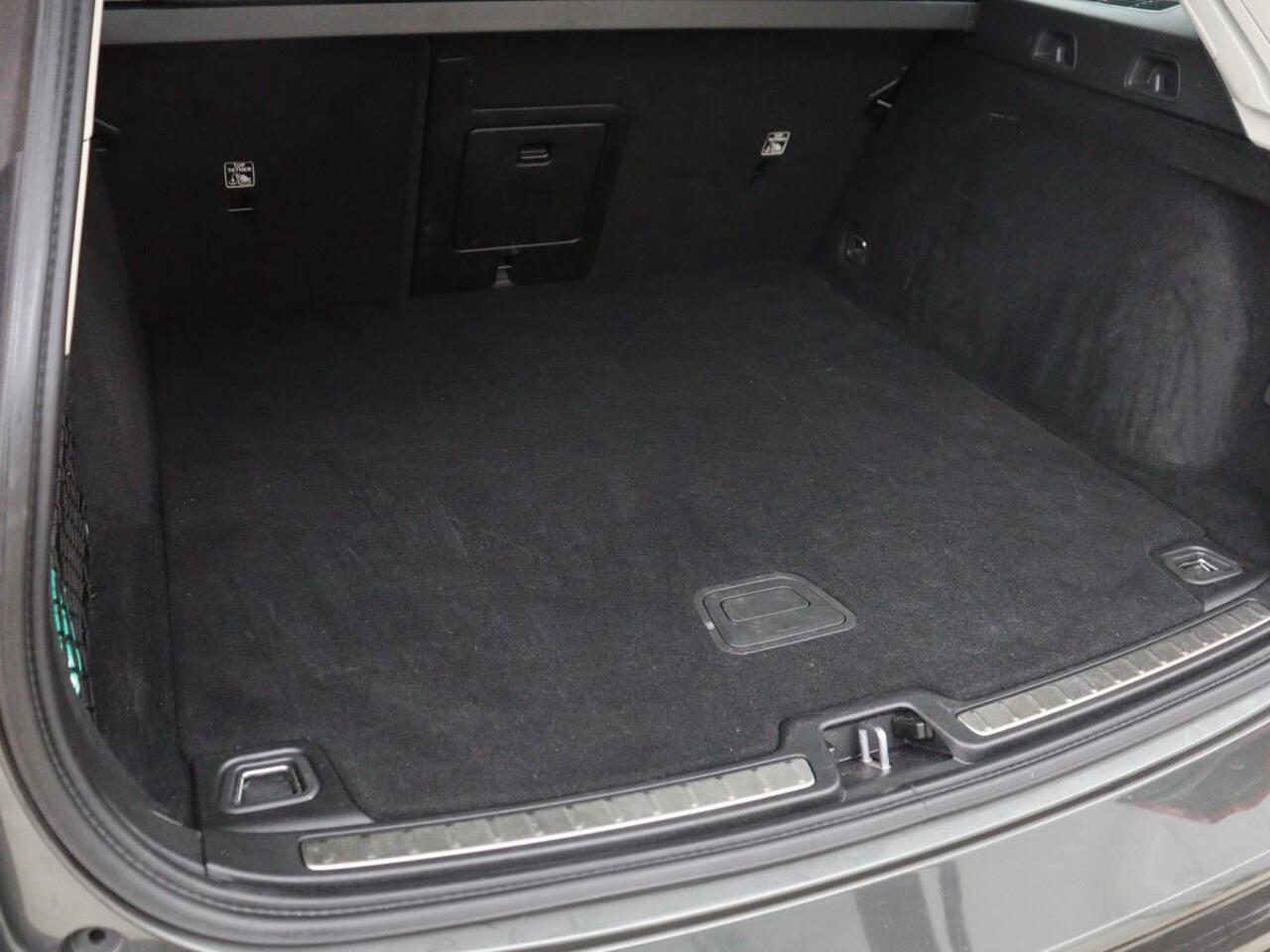 Volvo V60 2.0 T6 Recharge AWD Business Pro | Trekhaak | 360 Camera | Adaptive Cruise | Navigatie | Carplay | Full LED | PHEV | Plug In