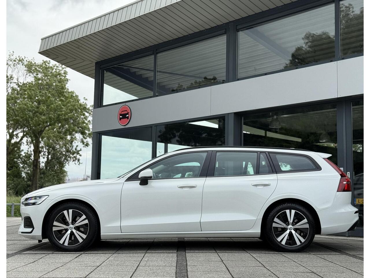 Volvo V60 2.0 B3 Aut. 163pk MHEV Momentum | Trekhaak | Navi | LED | Camera | LMV |