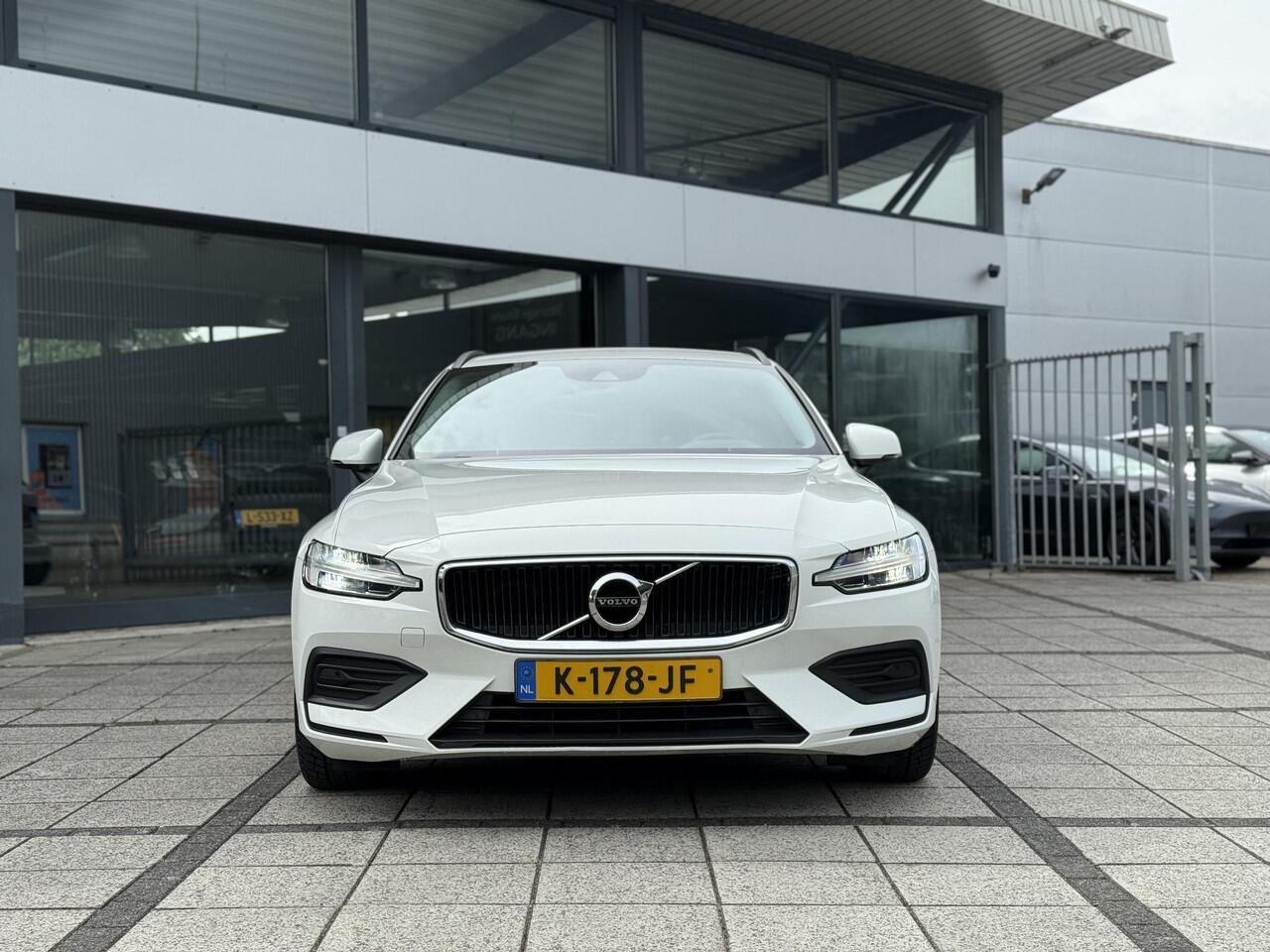 Volvo V60 2.0 B3 Aut. 163pk MHEV Momentum | Trekhaak | Navi | LED | Camera | LMV |