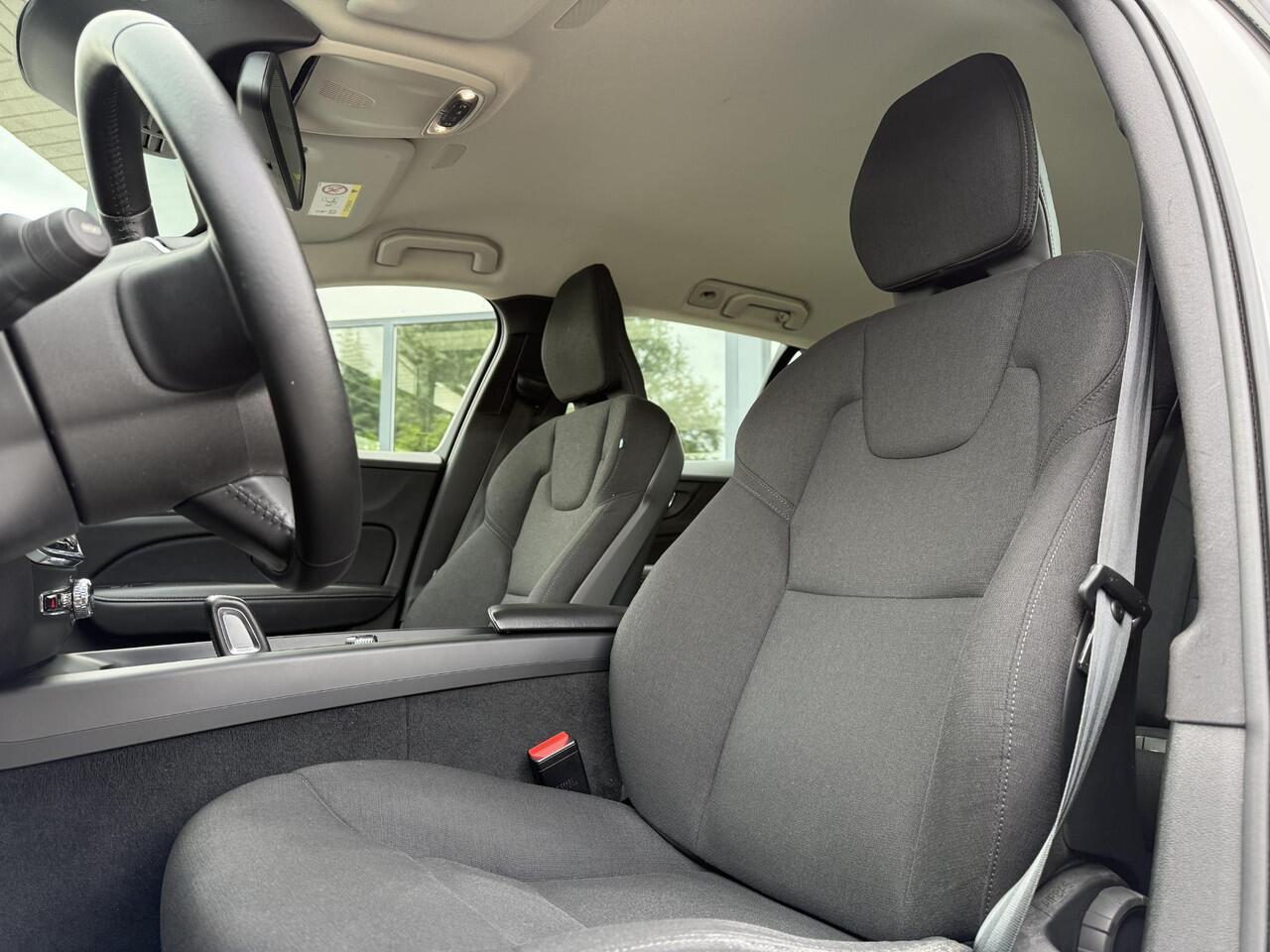 Volvo V60 2.0 B3 Aut. 163pk MHEV Momentum | Trekhaak | Navi | LED | Camera | LMV |