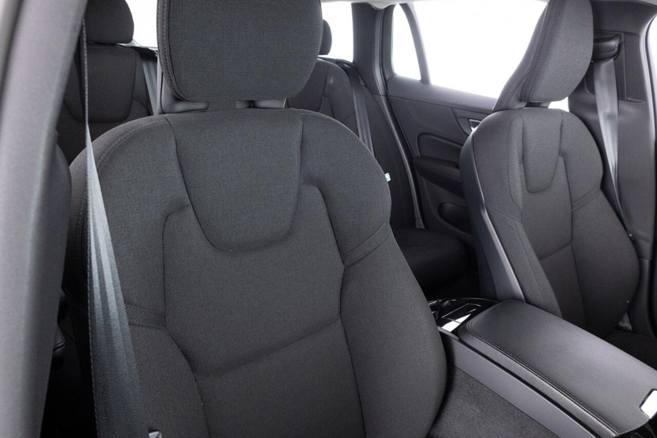 Volvo V60 2.0 T6 Recharge AWD Inscription Expression | Full LED | NAVI | ECC | PHEV .