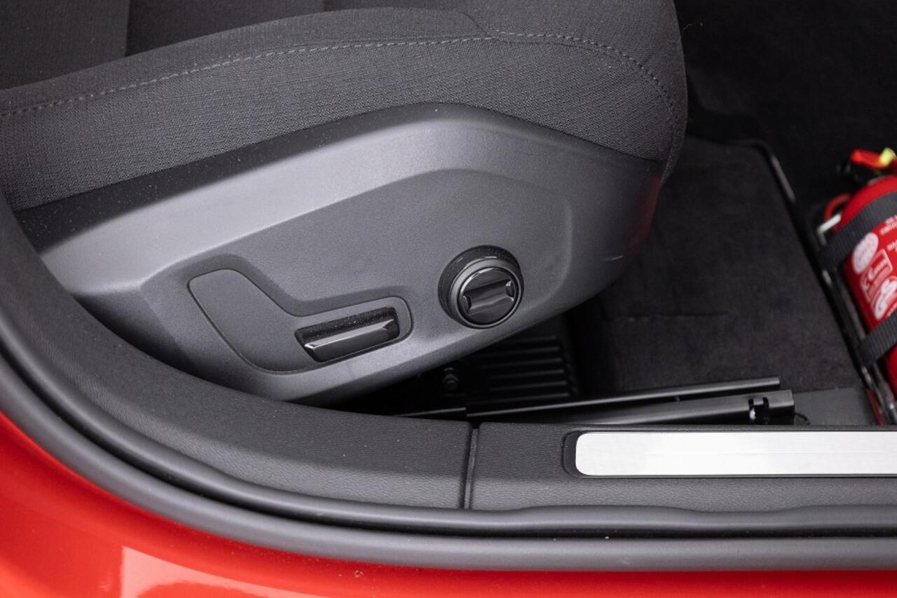 Volvo V60 2.0 T6 Recharge AWD Inscription Expression | Full LED | NAVI | ECC | PHEV .