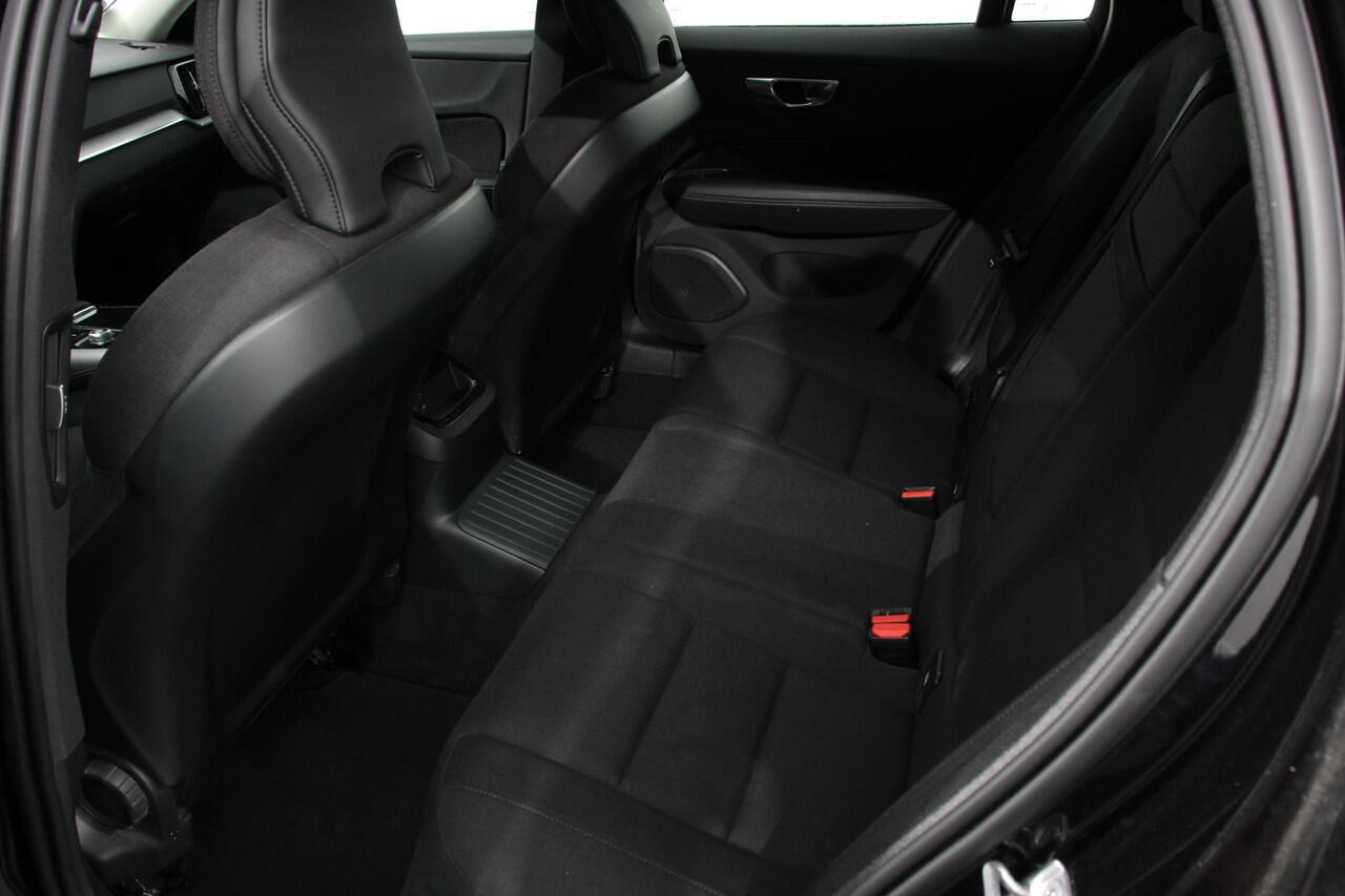 Volvo V60 2.0 T6 Recharge AWD R-Design | Navigatie | Harman Kardon | Camera | Adaptive Cruise Control | 19 Inch Lichtmetalen Velgen |