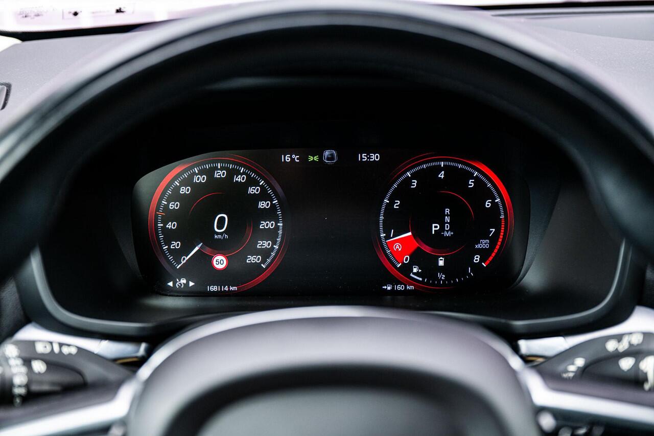 Volvo V60 2.0 B3 Business Pro | Trekhaak | Lederen Bekleding | Stoelverwarming | BLIS | Cruise Control Adaptief | Achteruitrijcamera | Parkeersensoren | Keyless Entry | Navigatie | Apple Carplay | Android Auto