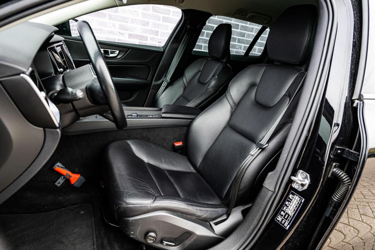 Volvo V60 2.0 B3 Business Pro | Trekhaak | Lederen Bekleding | Stoelverwarming | BLIS | Cruise Control Adaptief | Achteruitrijcamera | Parkeersensoren | Keyless Entry | Navigatie | Apple Carplay | Android Auto