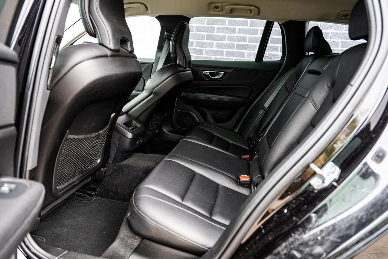 Volvo V60 2.0 B3 Business Pro | Trekhaak | Lederen Bekleding | Stoelverwarming | BLIS | Cruise Control Adaptief | Achteruitrijcamera | Parkeersensoren | Keyless Entry | Navigatie | Apple Carplay | Android Auto