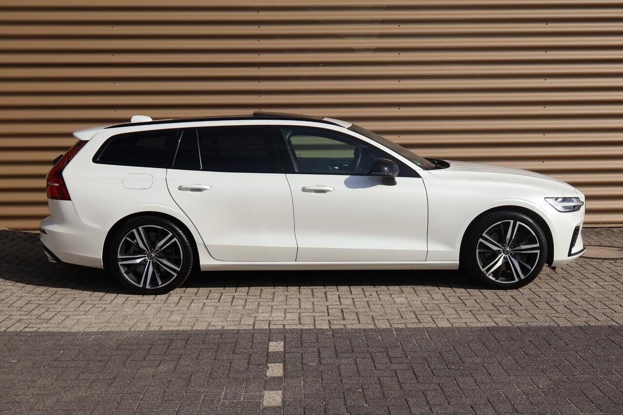 Volvo V60 2.0 T6 Plug-in hybrid AWD Ultimate Dark LONG RANGE