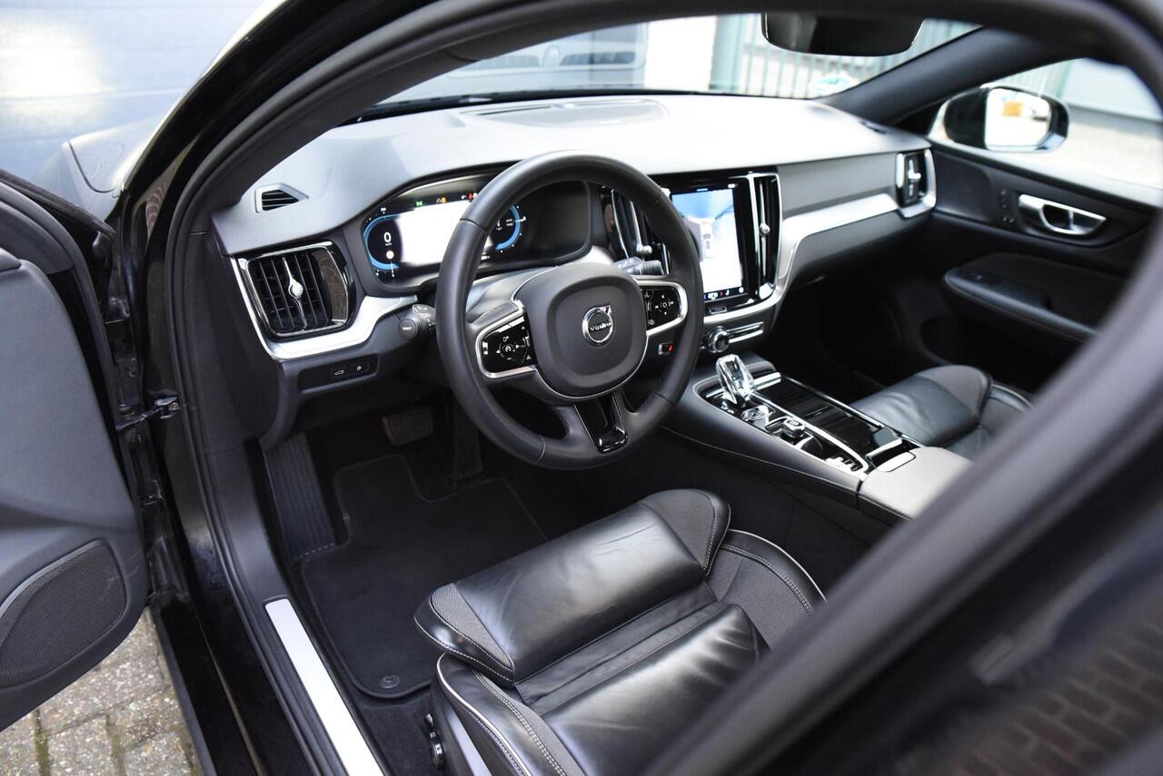 Volvo V60 2.0 T8 Plug-in hybrid AWD Plus Dark