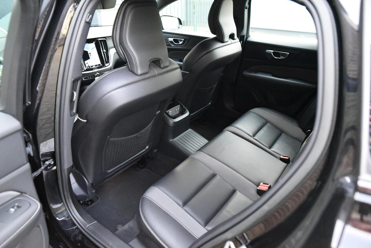 Volvo V60 2.0 T8 Plug-in hybrid AWD Plus Dark