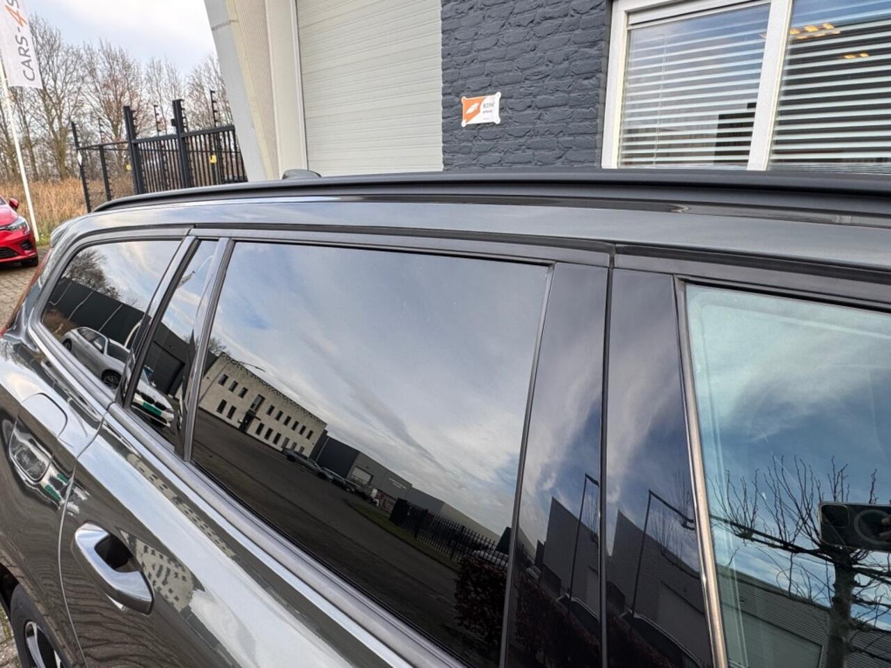 Volvo V60 2.0 B3 Autom Advantage + Led + Lmv + Navi + D-Glas - 2022!