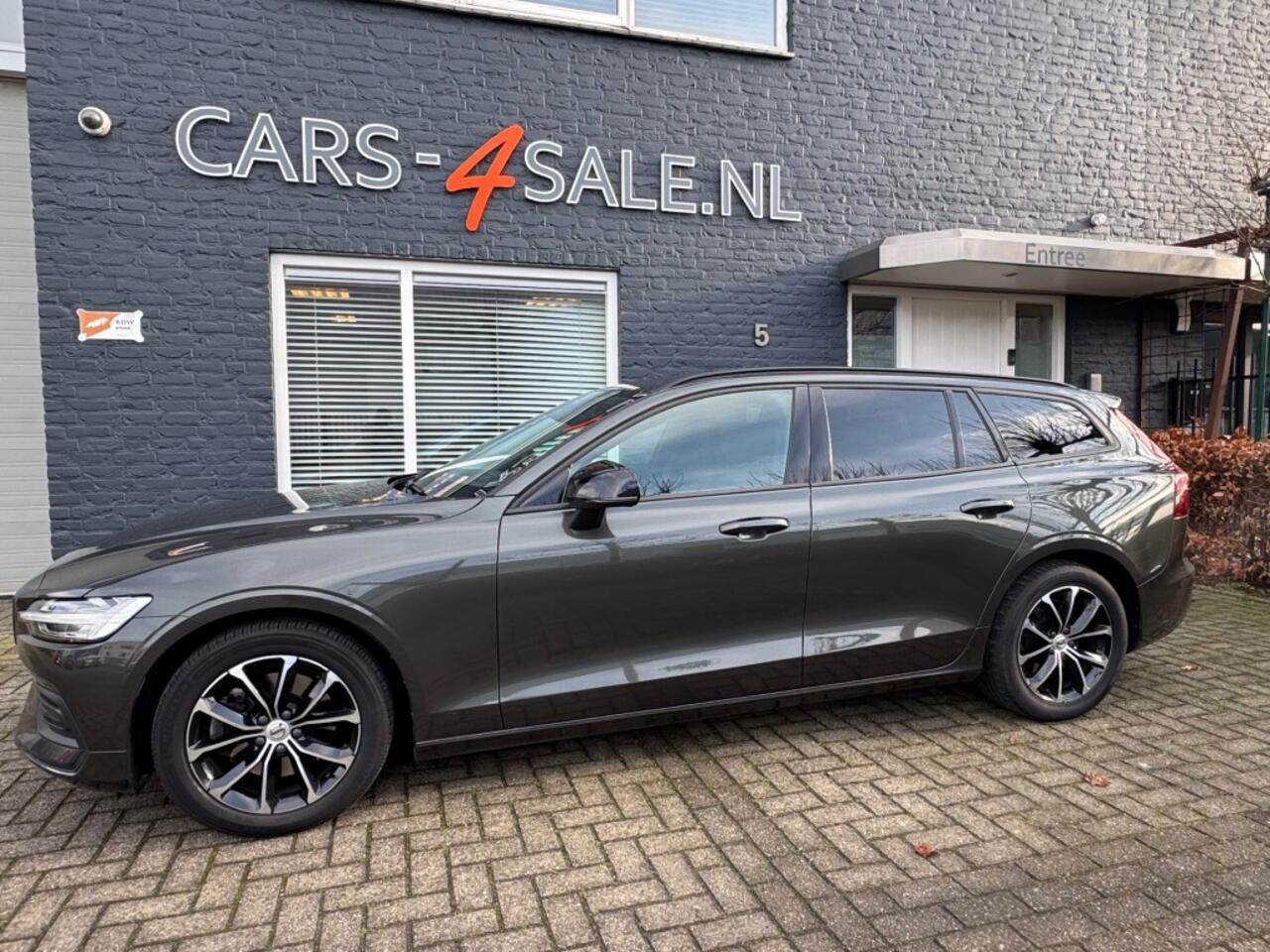 Volvo V60 2.0 B3 Autom Advantage + Led + Lmv + Navi + D-Glas - 2022!