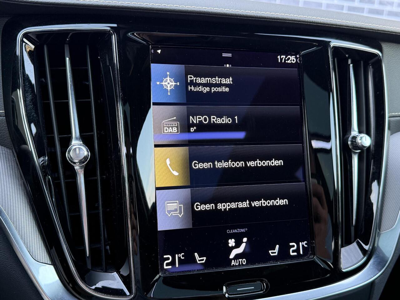 Volvo V60 2.0 T6 Recharge AWD R-Design | trekhaak | Adaptieve cruise controle | Long Range | Panorama Schuifdak | Harman/Kardon | Sportstoelen | Memory | Stuur + Stoel verwarming | Keyless |