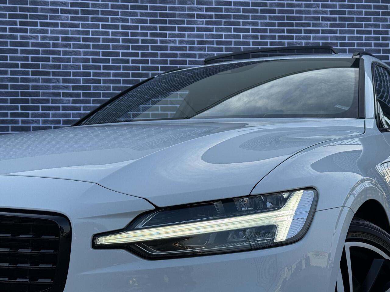 Volvo V60 2.0 T6 Recharge AWD R-Design | trekhaak | Adaptieve cruise controle | Long Range | Panorama Schuifdak | Harman/Kardon | Sportstoelen | Memory | Stuur + Stoel verwarming | Keyless |