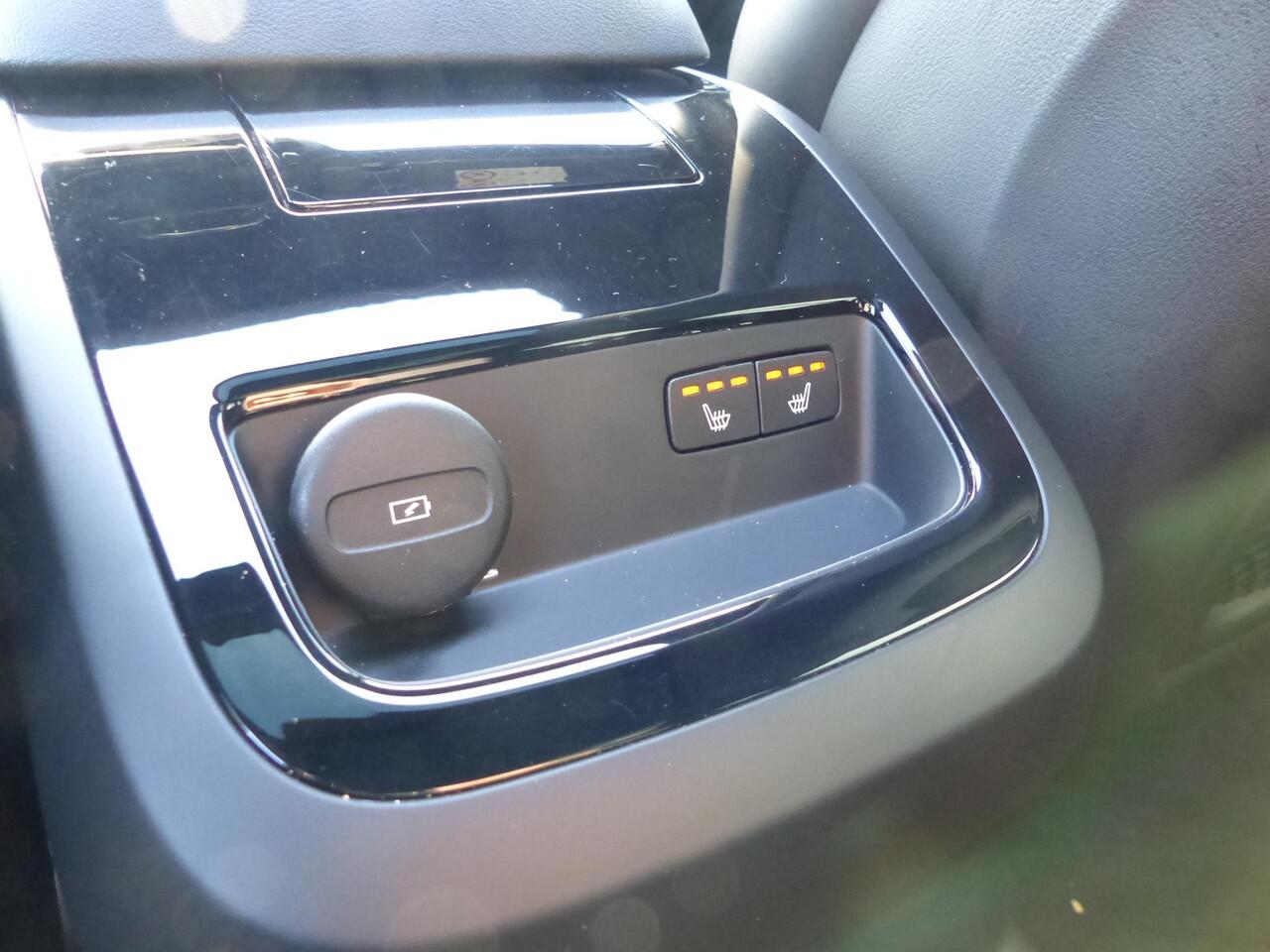 Volvo V60 T6 Recharge AWD R-Design |Schuifdak| Trekhaak| Long Range|