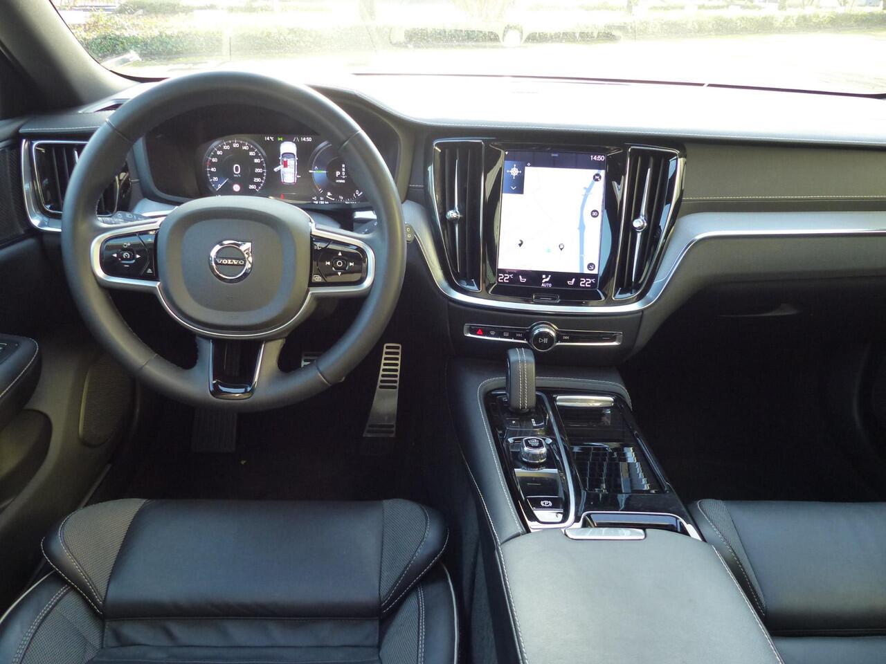 Volvo V60 T6 Recharge AWD R-Design |Schuifdak| Trekhaak| Long Range|