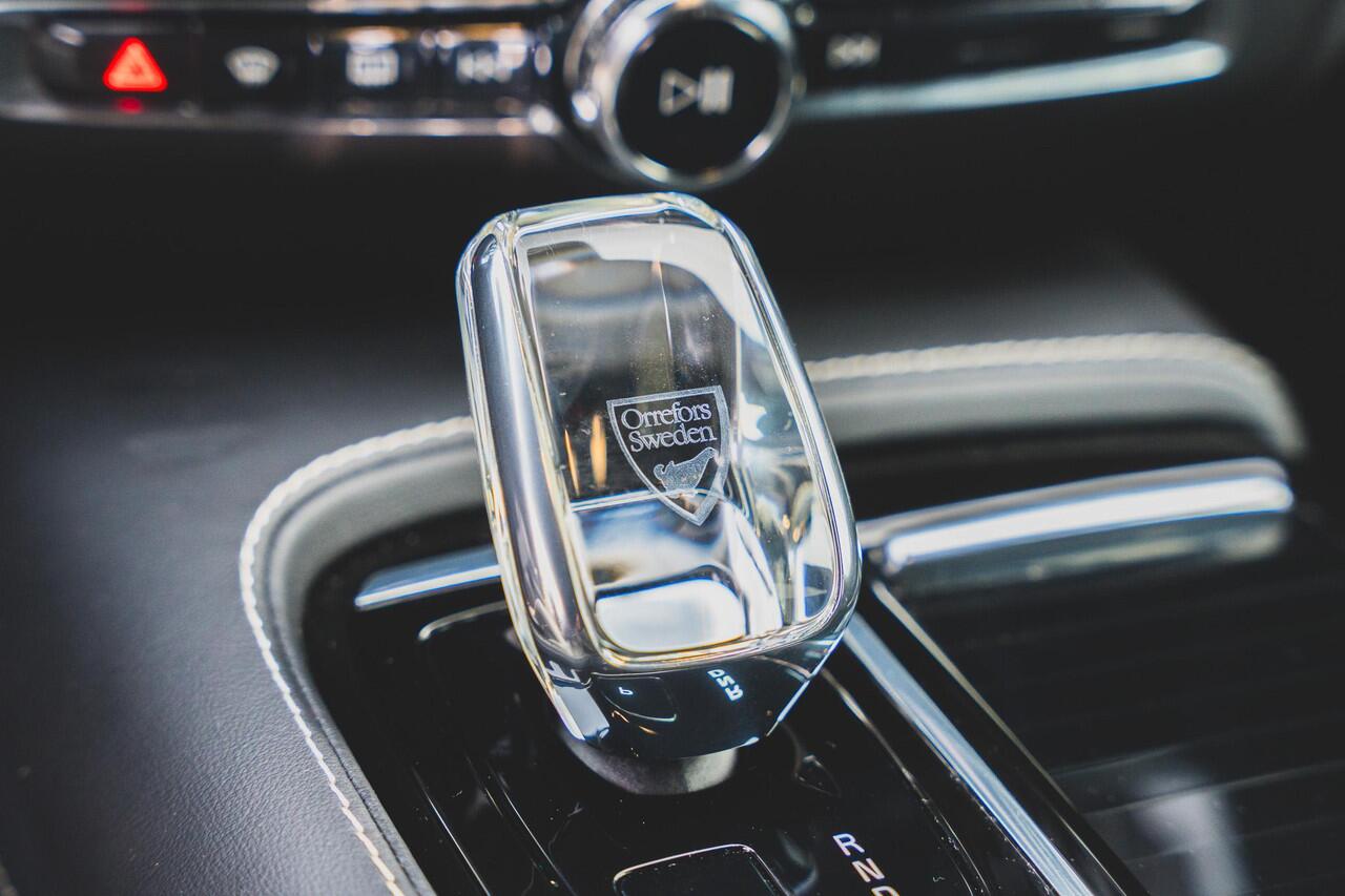 Volvo V60 2.0 T8 Plug-in hybrid AWD Plus Dark TREKHAAK | ADAPTIVE | H&K | MEMORY | CAMERA