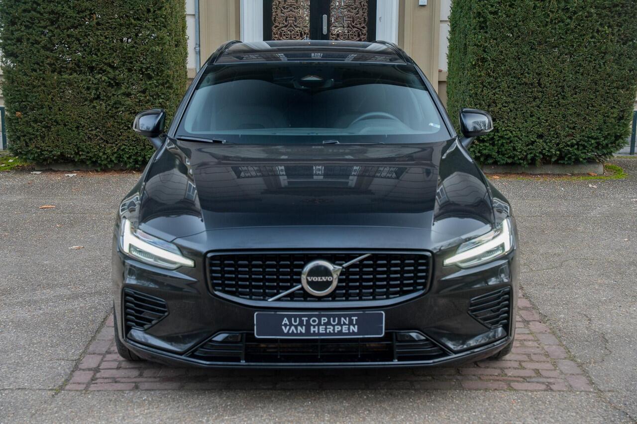 Volvo V60 2.0 T8 Plug-in hybrid AWD Plus Dark TREKHAAK | ADAPTIVE | H&K | MEMORY | CAMERA